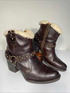 Born Connolly Shearling Lined Ankle Boots Size 8 Leather Studded Harness Brown